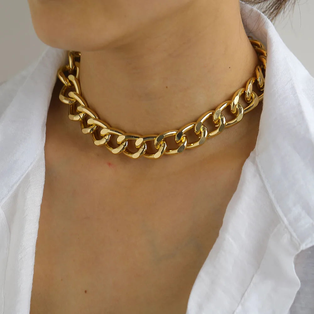 Gargantilha Punk Linda Top: Elegância Geométrica