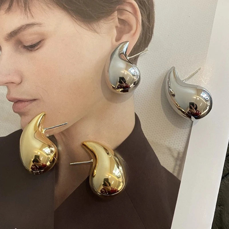 Brinco Gota Metalizado Clássico