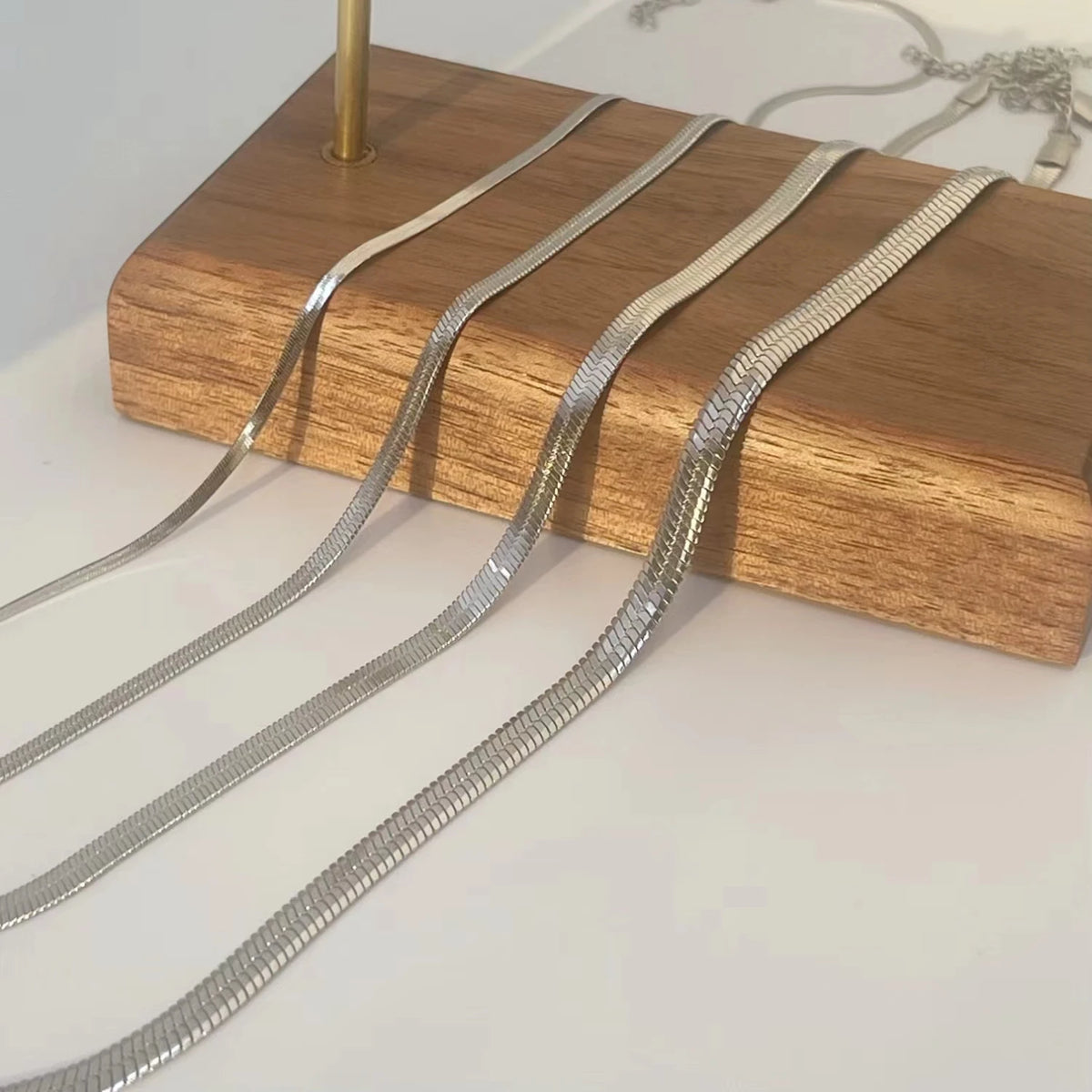 Colar Elegante de Aço Inoxidável Dourado