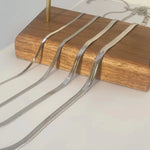 Colar Elegante de Aço Inoxidável Dourado