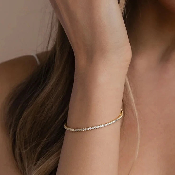 Manco pulseira brilhante banhada a ouro de aço inoxidável, zircônia branca de alta qualidade, fileira única, acessório simples para meninas