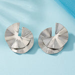 Brincos Esculturais Linda Top: Elegância e Personalidade