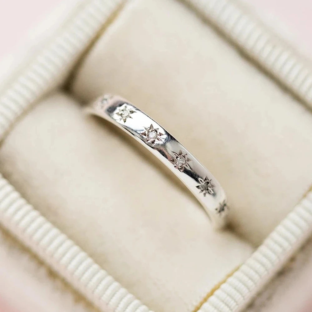 Anel Elegância Minimalista com Zircônia Cúbica