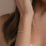 Manco pulseira brilhante banhada a ouro de aço inoxidável, zircônia branca de alta qualidade, fileira única, acessório simples para meninas