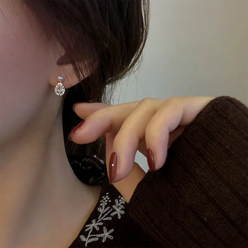 Brincos de Pérola e Zircão Banhados a Ouro 14K