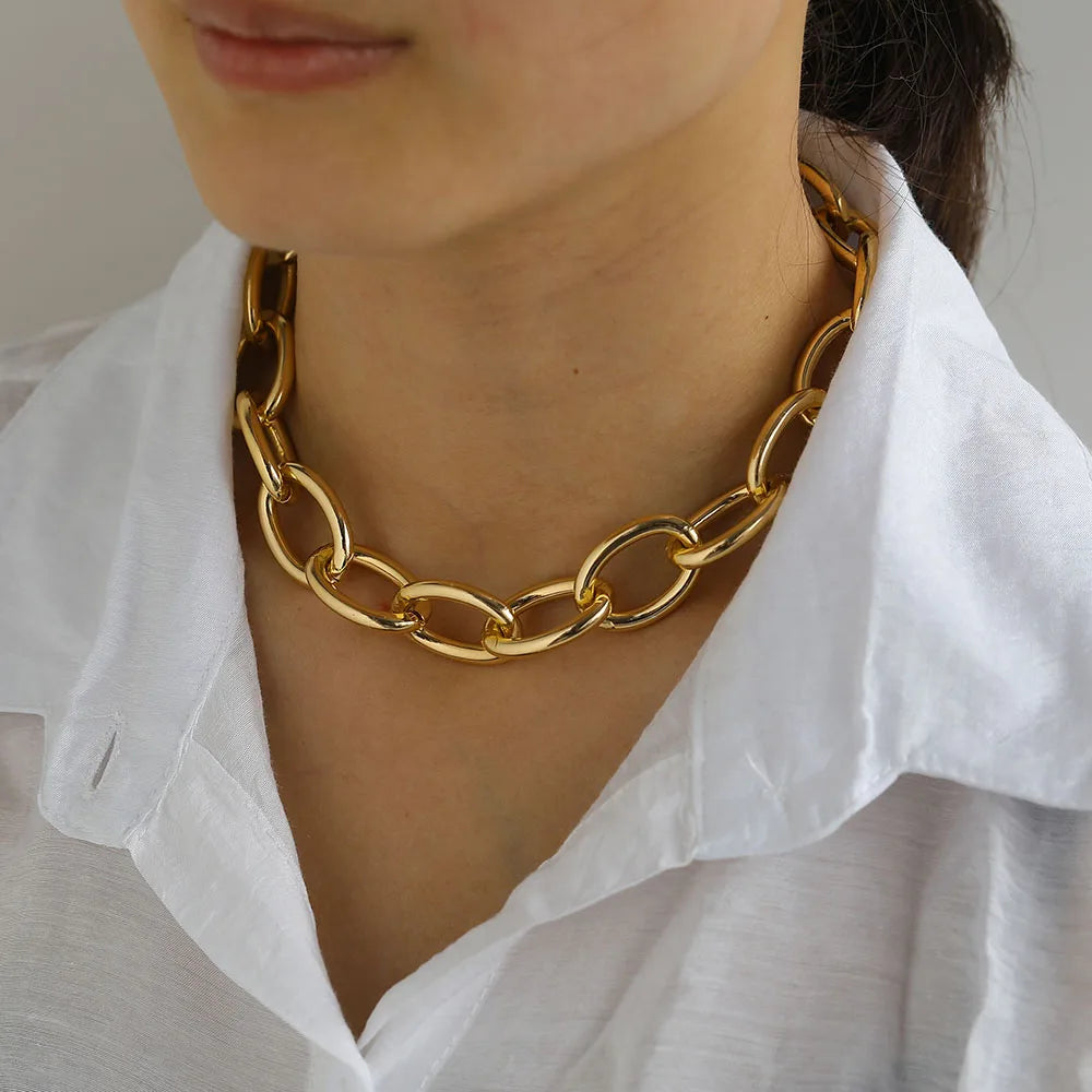 Gargantilha Punk Linda Top: Elegância Geométrica