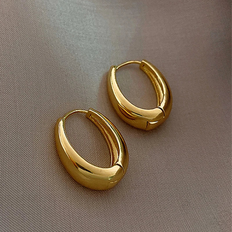 Brinco de Argola Metalizado Versátil