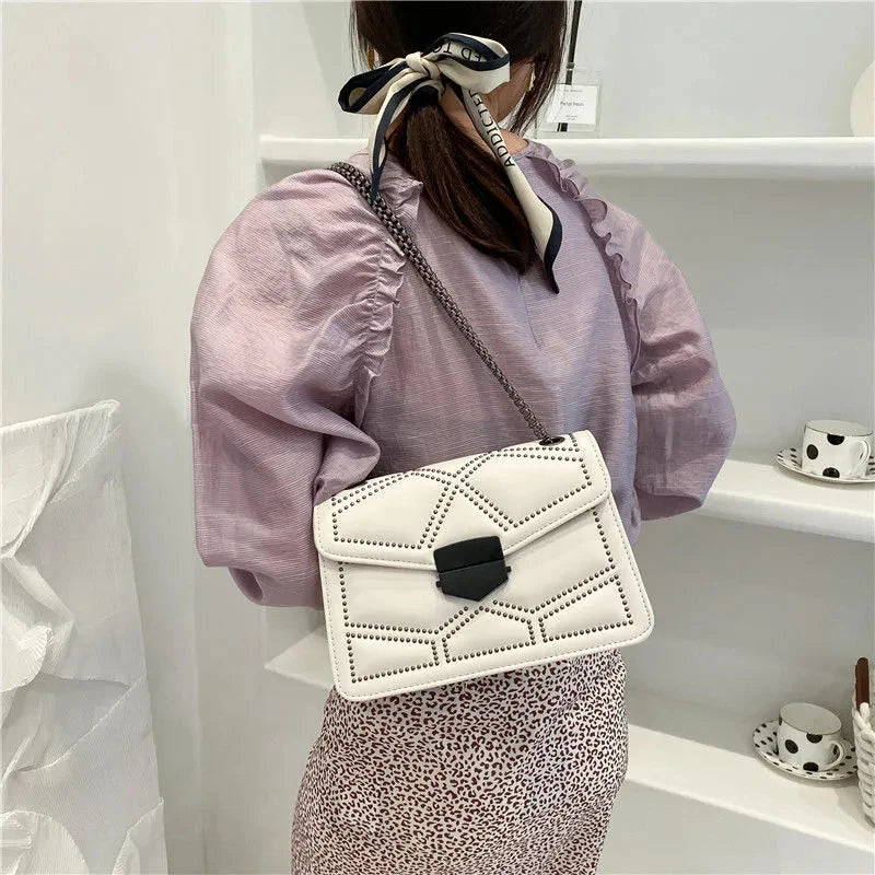 Bolsa Crossbody Linda Top com Rebites Vintage