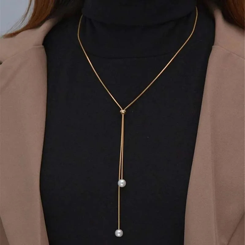 Colares de pérolas simples para mulheres, pendão longo, design puxado, correntes de clavícula, joia da moda, cor dourada