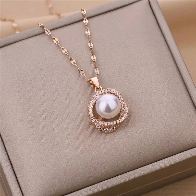 Colar Luxuoso de Pérola Banhado a Ouro 18K