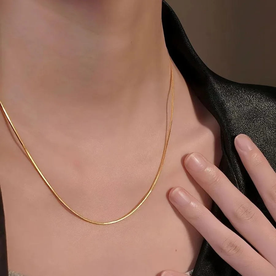 Colar de ouro real AU99, simples e elegante, nicho feminino, corrente de clavícula em ouro 24K, avançado e versátil, para sua namorada
