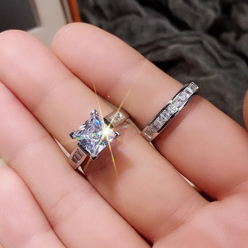 Anel Majestoso de Prata Esterlina 925 com Zircão