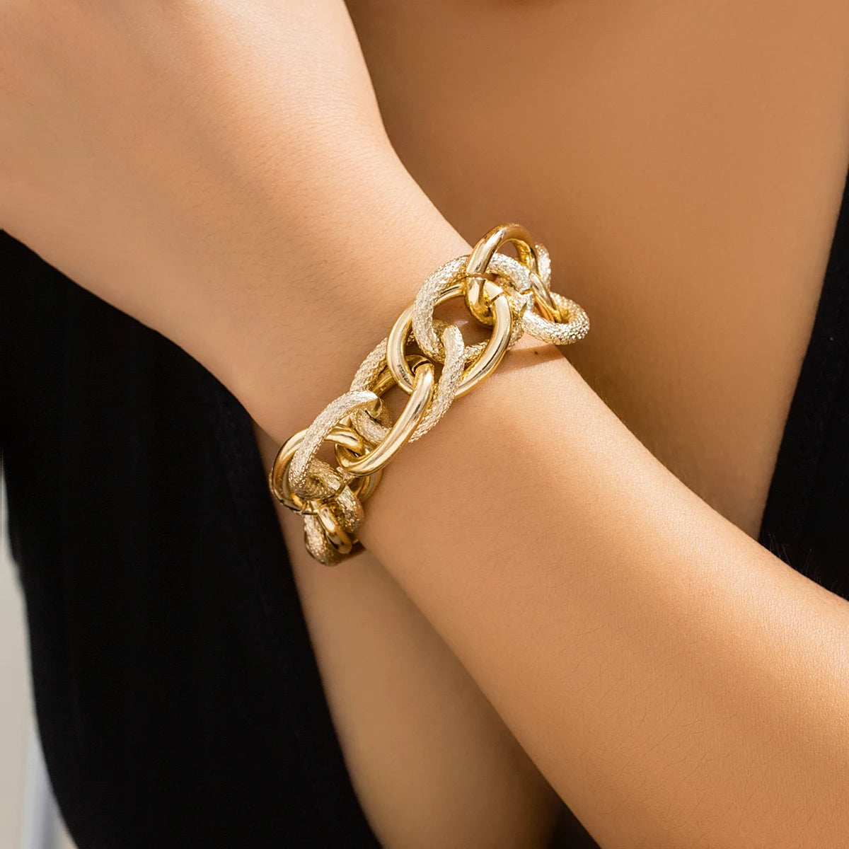 Correntes cruzadas grossas exageradas para mulheres, colar e pulseira gargantilha, Chunky Chians na moda, acessórios para mão e pescoço, joias da moda
