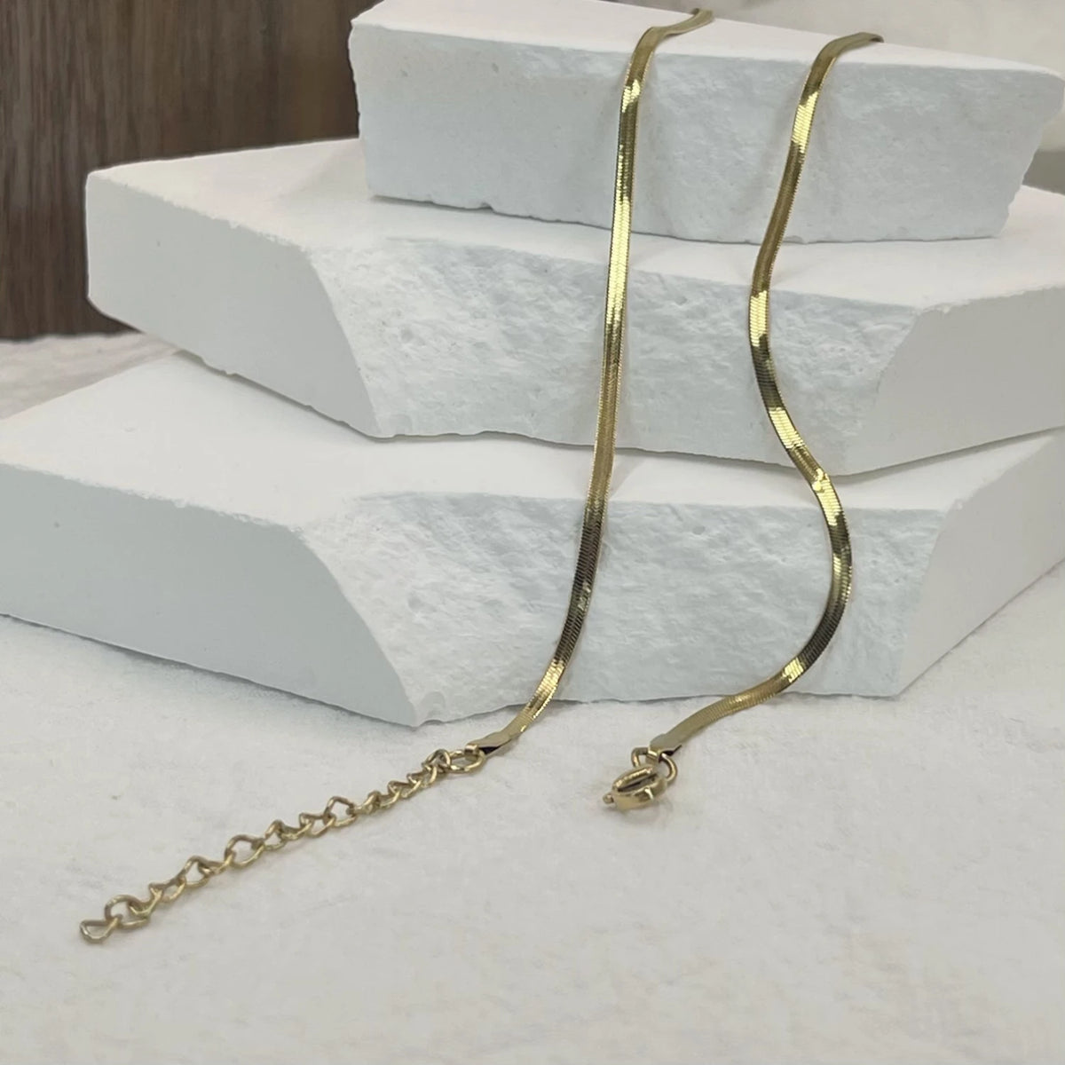 Colar Elegante de Aço Inoxidável Dourado