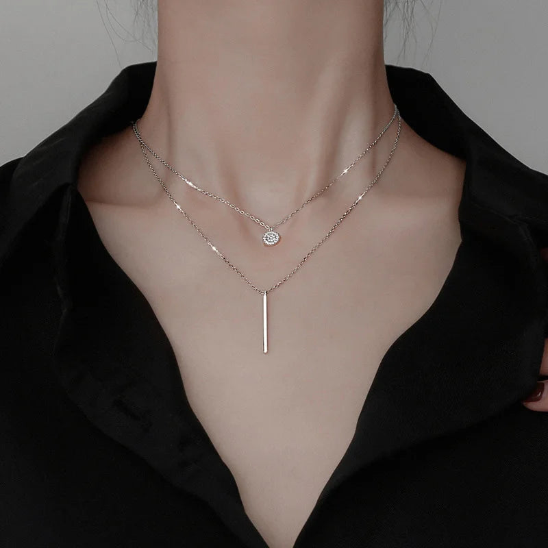 Colar Elegância Dourada com Pérolas