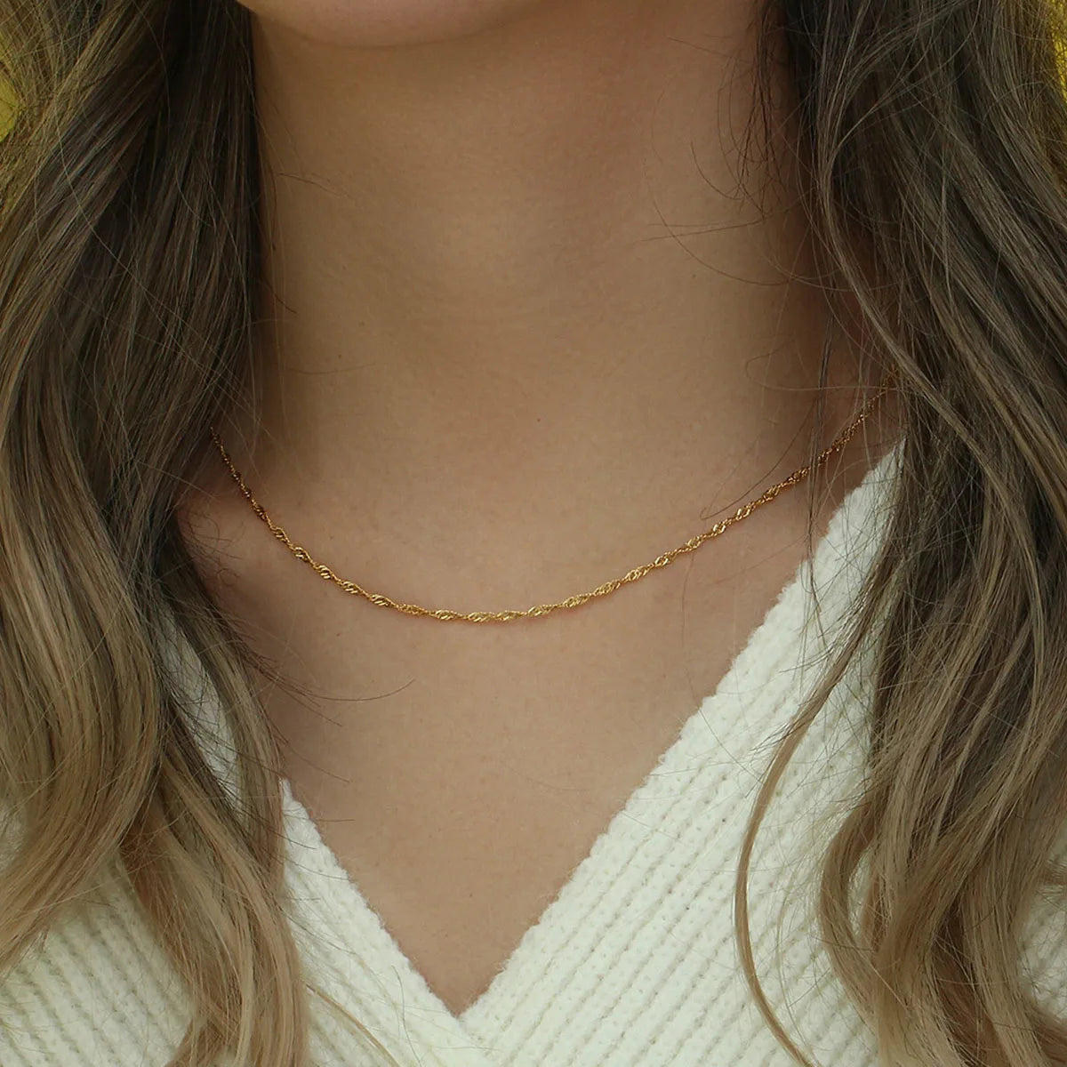 Colar de corrente fina de aço inoxidável banhado a ouro requintado para mulheres estilo simples corrente de clavícula joias femininas