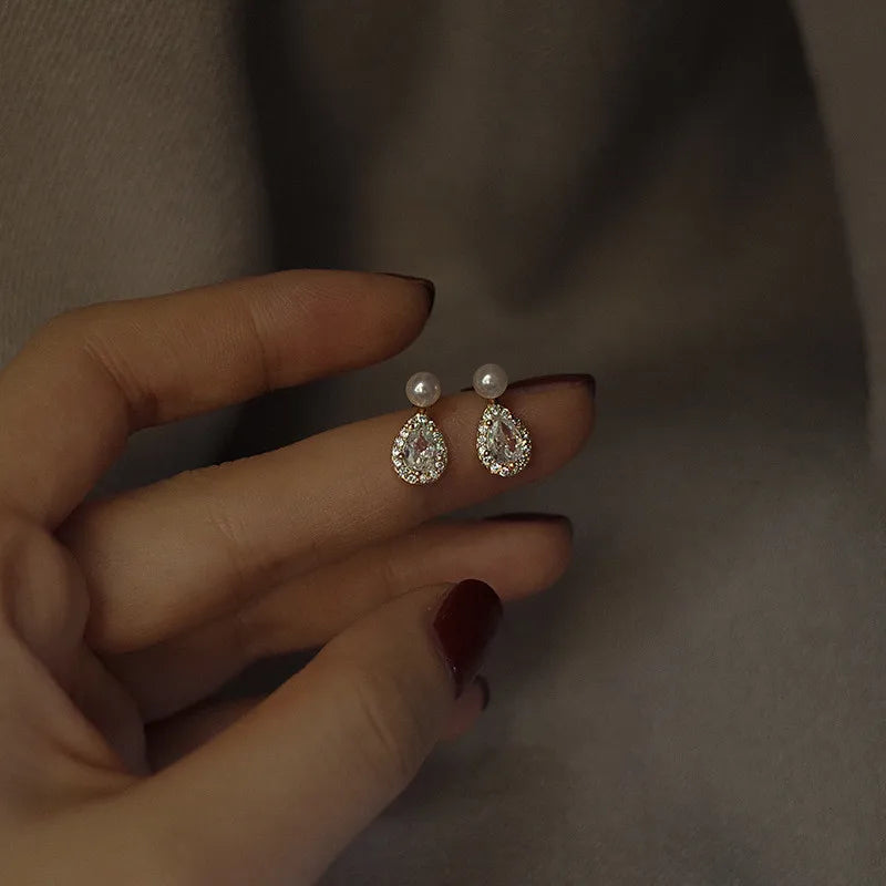 Brincos de Pérola e Zircão Banhados a Ouro 14K