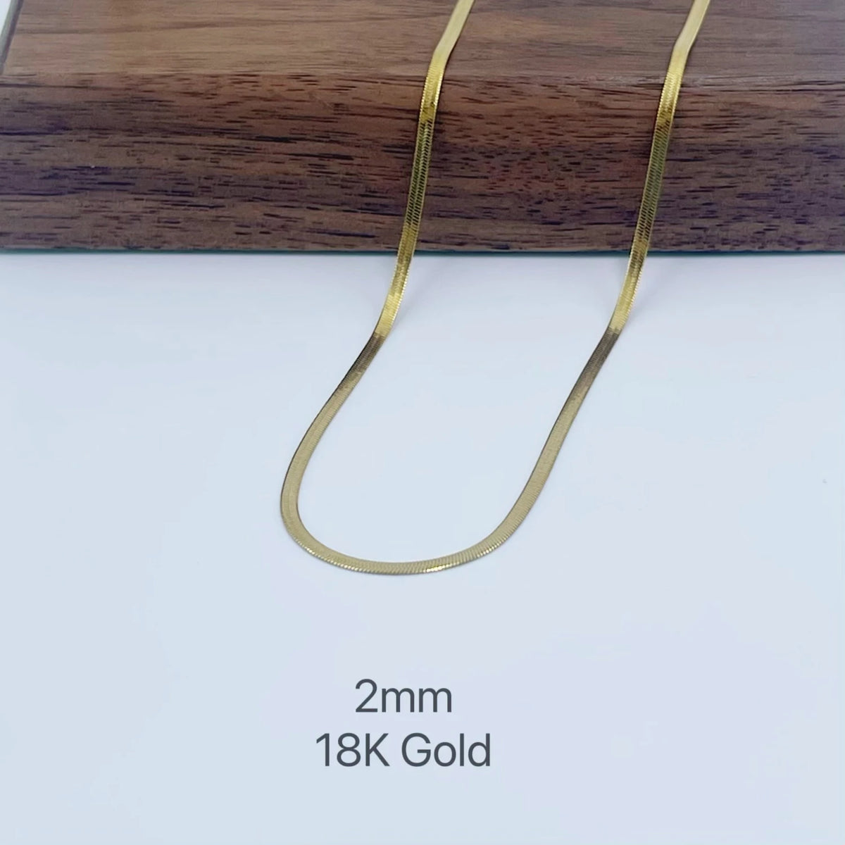 Colar Elegante de Aço Inoxidável Dourado