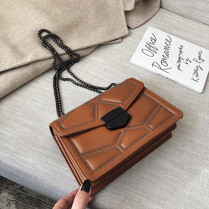 Bolsa Crossbody Linda Top com Rebites Vintage
