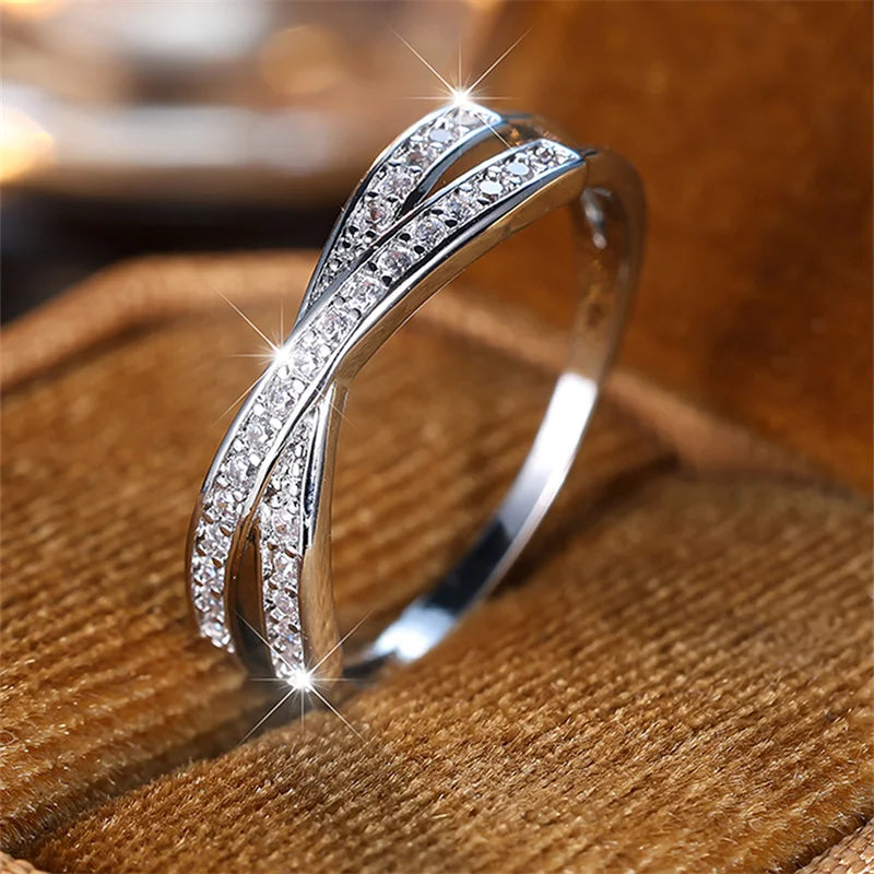 Anel Elegância Cruzada com Zircão para Mulheres
