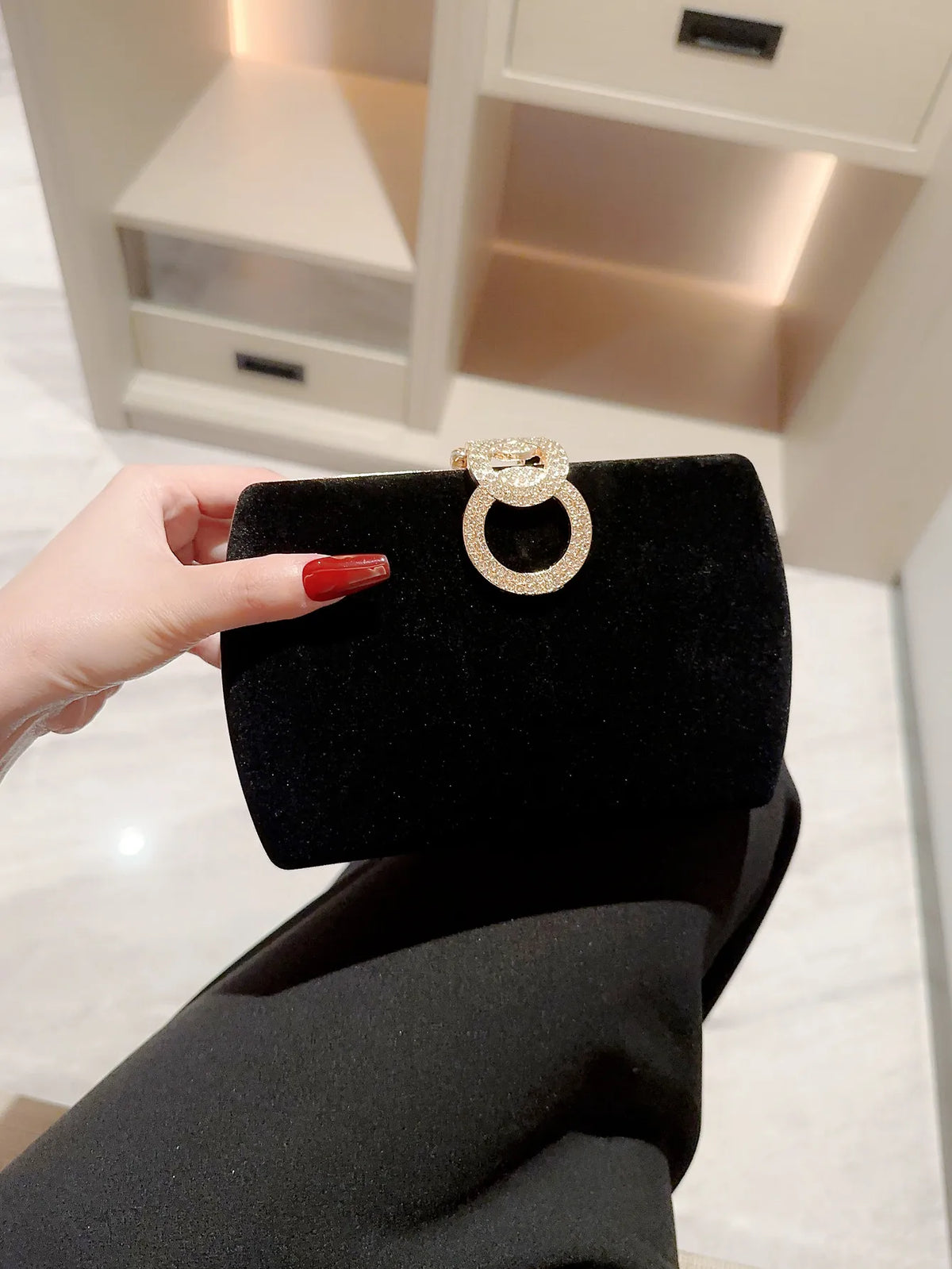 Clutch de Veludo com Strass Brilhante Linda Top