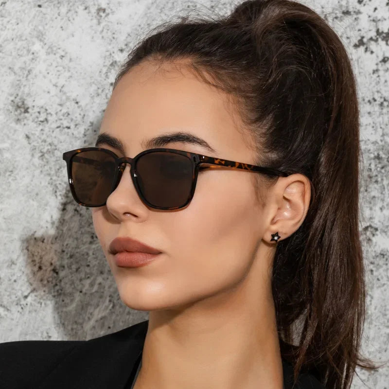 Óculos de sol quadrados vintage para mulheres, óculos de sol espelho de luxo UV400 Shades, moda feminina, marca designer, retro