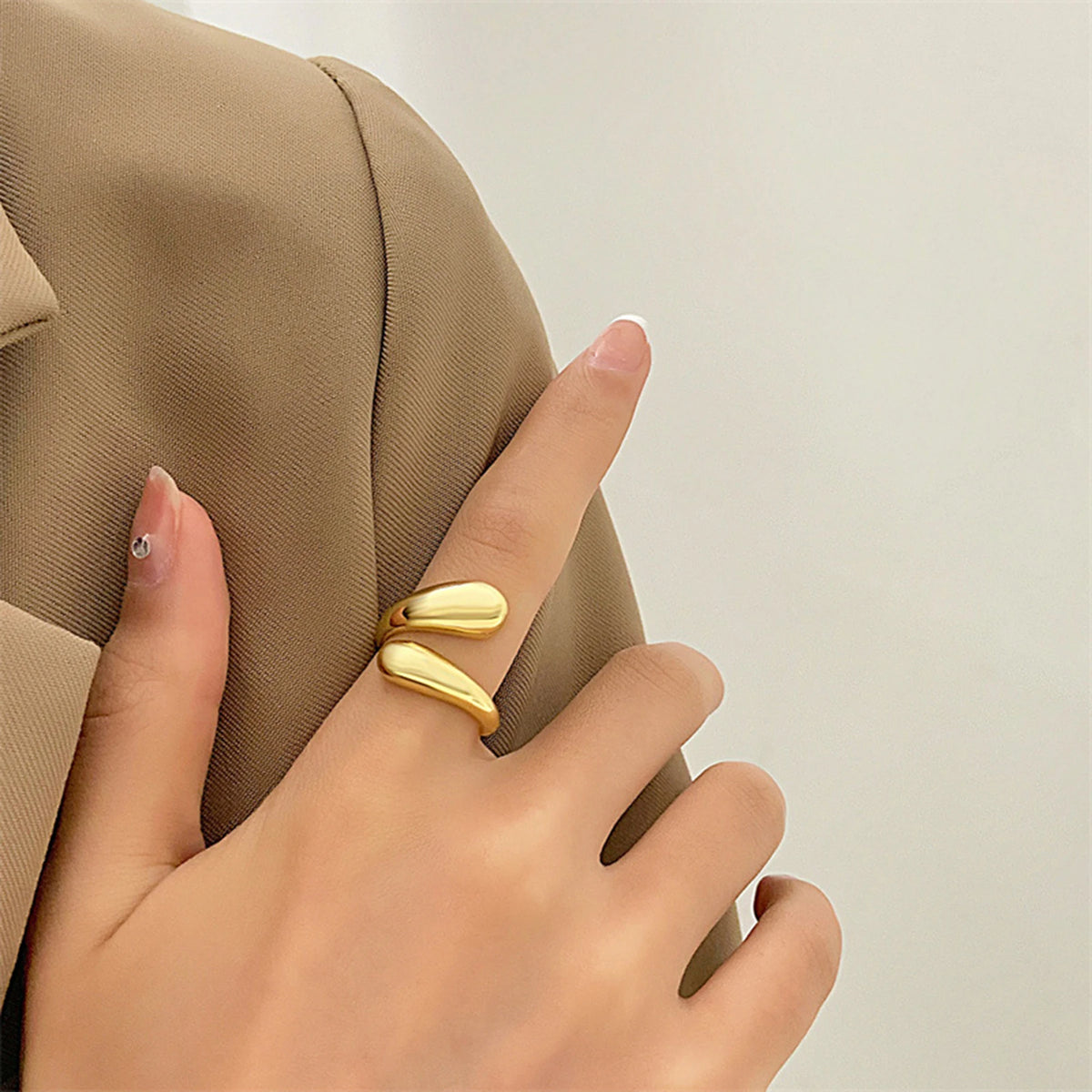 Anel Geométrico Elegante em Aço Inoxidável 18K