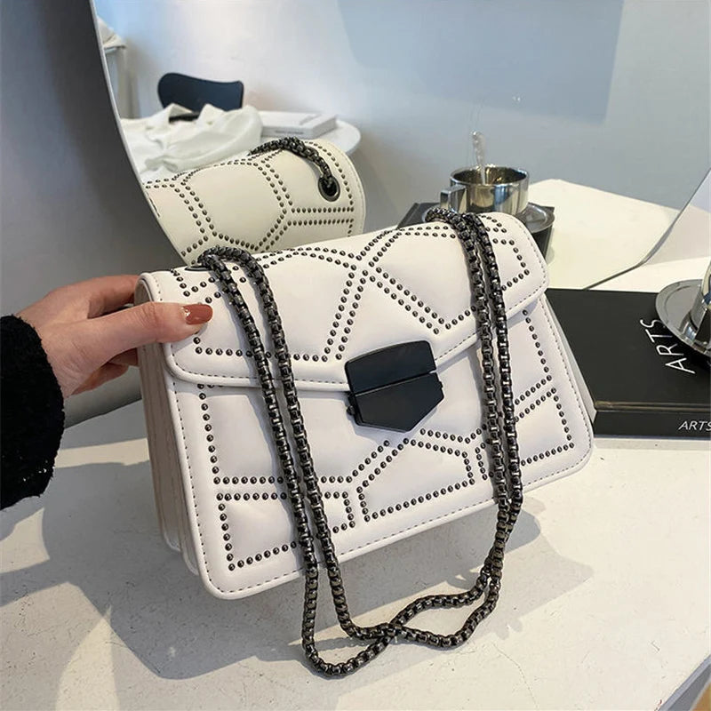 Bolsa Crossbody Linda Top com Rebites Vintage