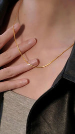 Colar de ouro real AU99, simples e elegante, nicho feminino, corrente de clavícula em ouro 24K, avançado e versátil, para sua namorada