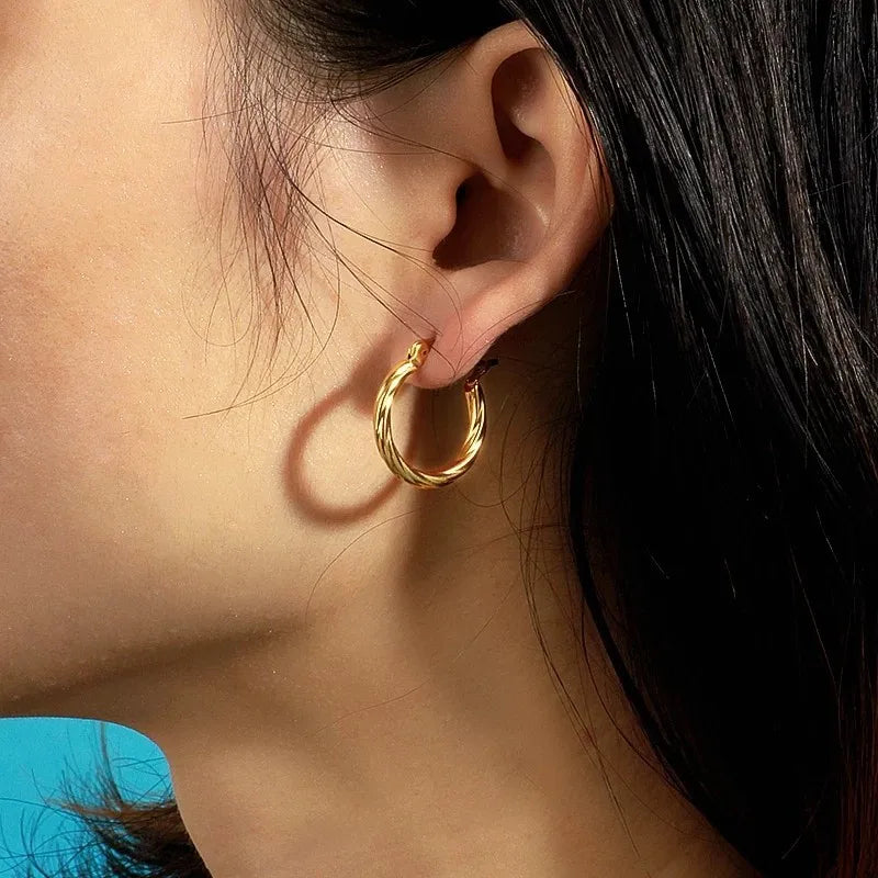 UHBINYCA Brincos de argola torcidos banhados a ouro 18K para mulheres, anel de orelha simples joias hipoalergênicas